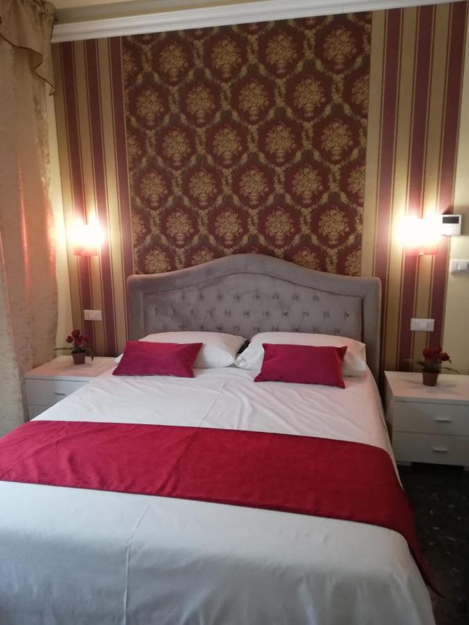 La Casa Di Sonia Hotel Savona Buitenkant foto