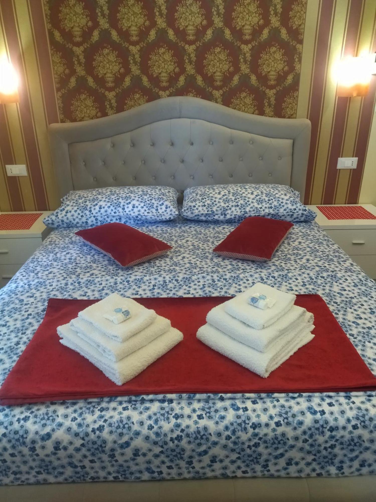 La Casa Di Sonia Hotel Savona Buitenkant foto