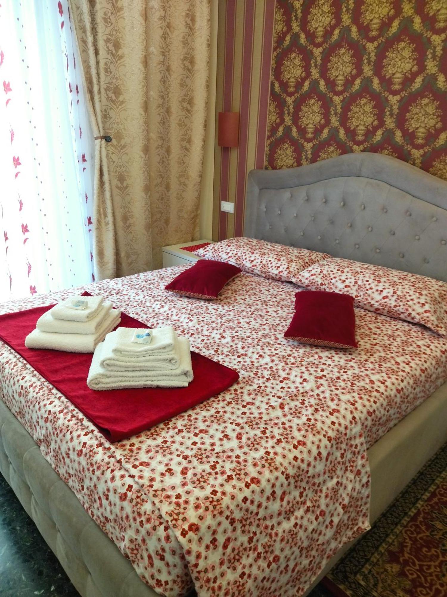 La Casa Di Sonia Hotel Savona Buitenkant foto